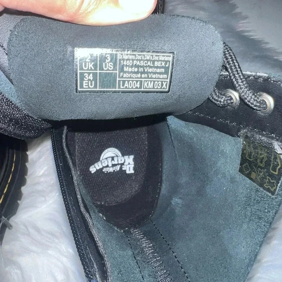 Dr. Martens Black Boot kids Size 3 - Picture 6 of 7